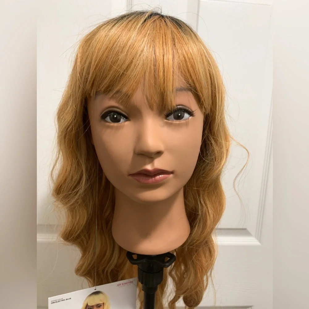 Wig - Picture 4 of 5